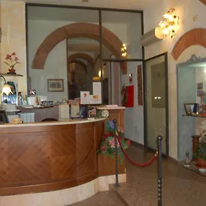 Leonardo Hotell Pisa