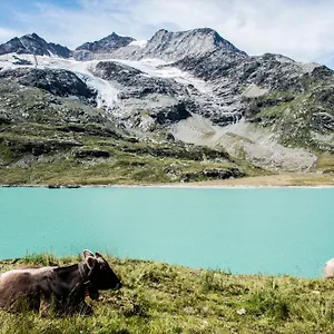 Corte Rossa Bed & Breakfast Tirano